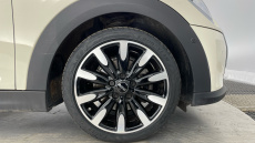 MINI Hatchback 1.5 Cooper Exclusive 5dr Auto Petrol Hatchback